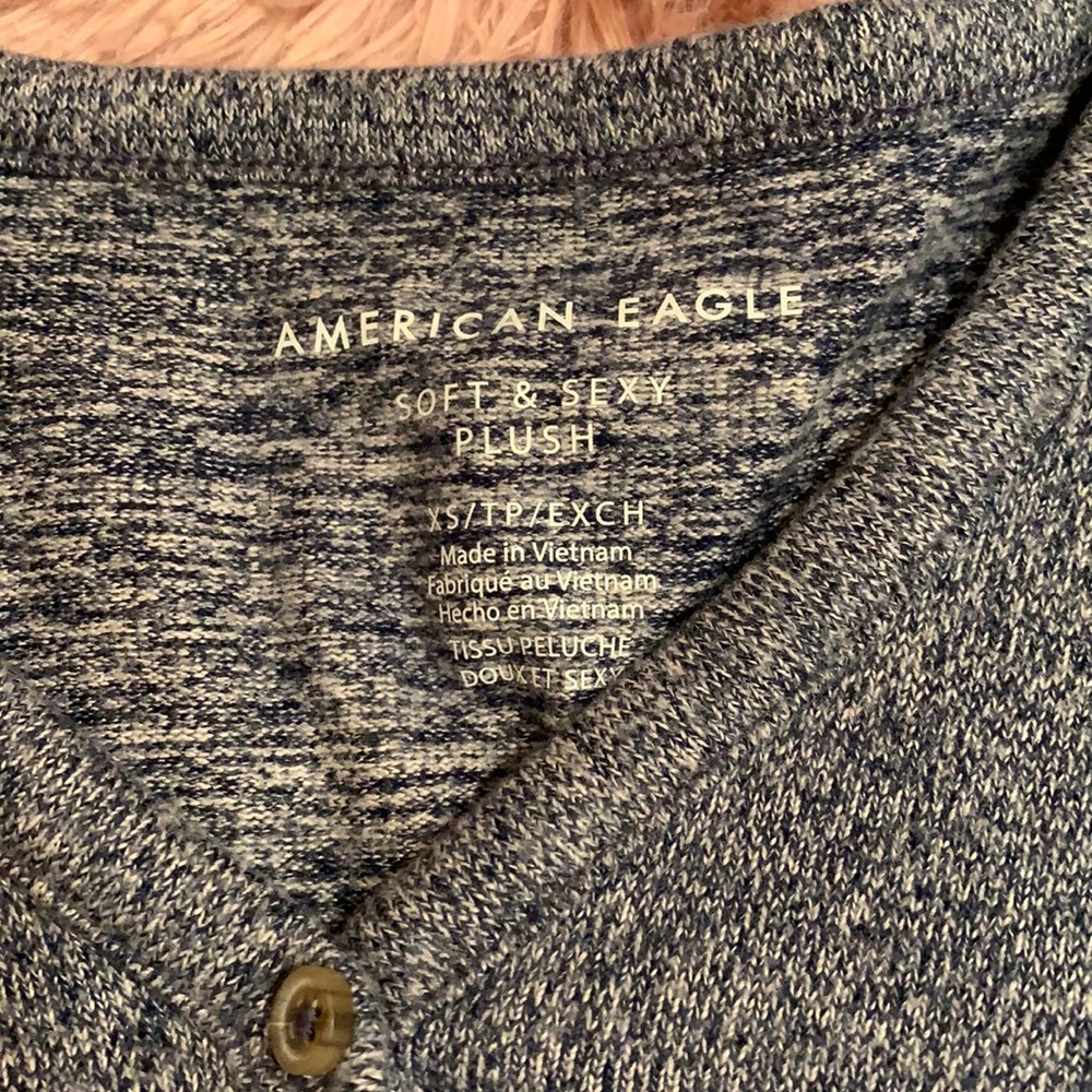american eagle super cute long sleeve shirt